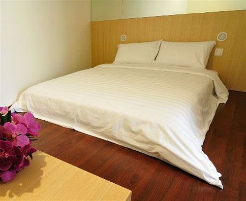 Phoenix Hotel Куала-Лумпур Экстерьер фото